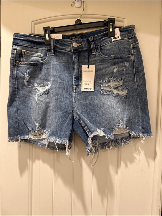 Judy Blue Pants - Judy Blue Medium Wash Distressed Jean Short Size XL
